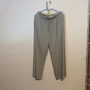 Comfortable stretchy crop pants